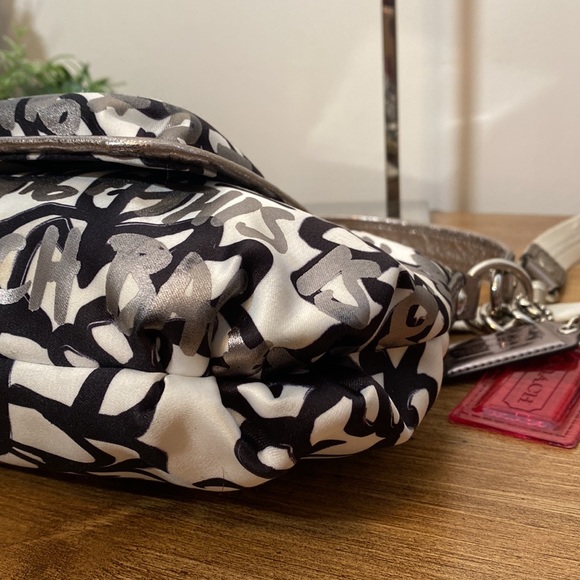 ✨Sold✨ Coach Poppy Floral Graffiti Groovy Shoulder Bag - Picture 8 of 14